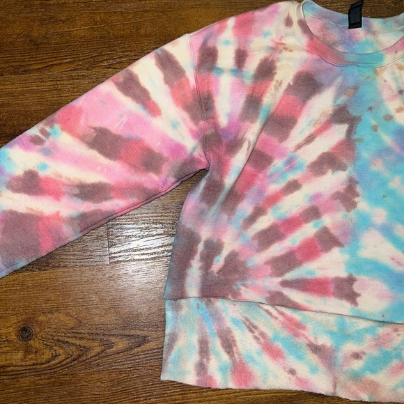 Gildan Tie-Dye Crop High Low Crewneck Long Wide Sleeve Sweatshirt Size M - Picture 10 of 11